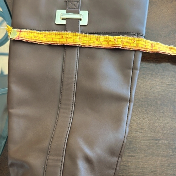 NWT women’s Deliree sz 6.5M boot, buckle accent, new. - Picture 7 of 8